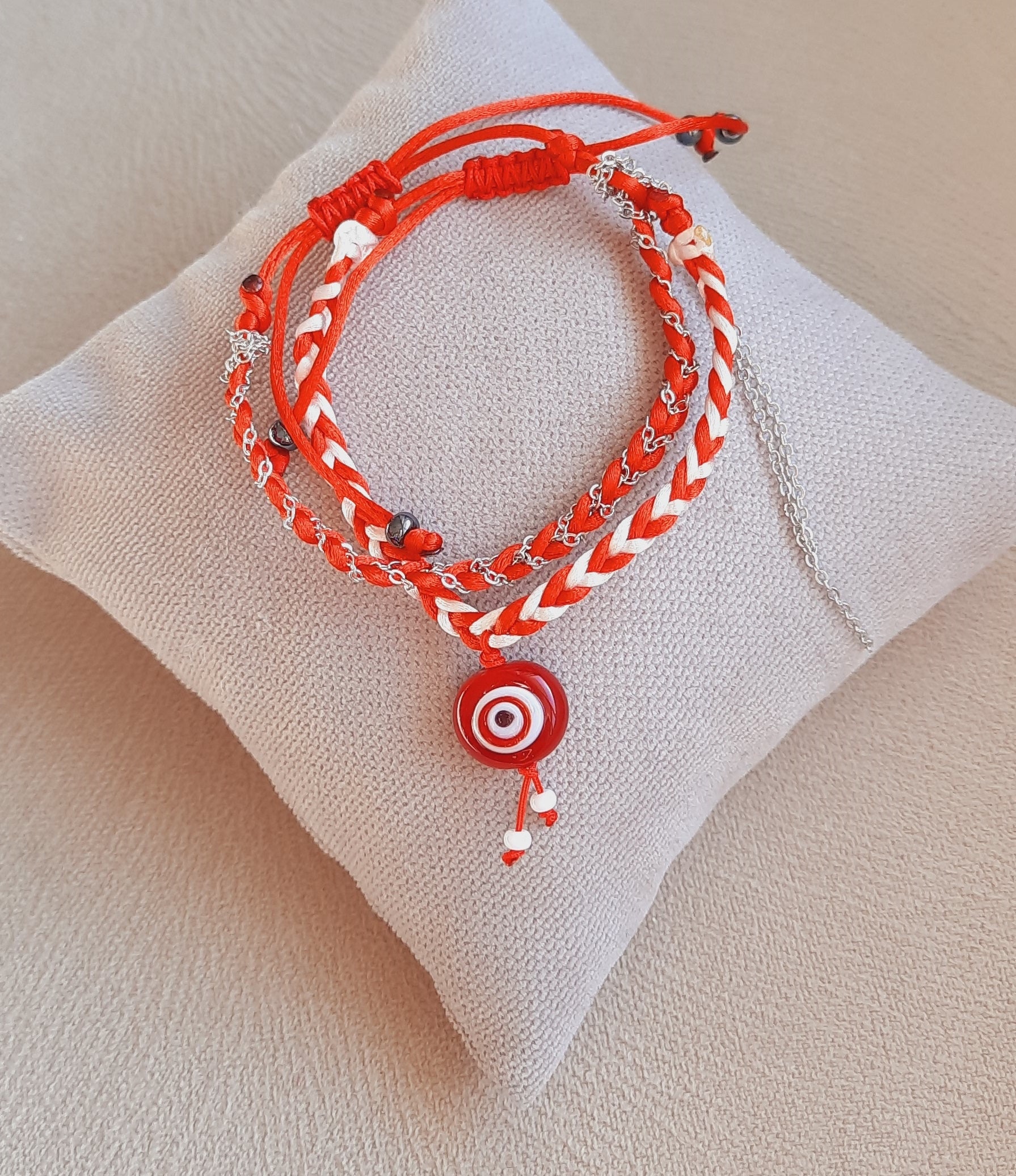 Nazarlı Marteniçka Bileklik Kombini