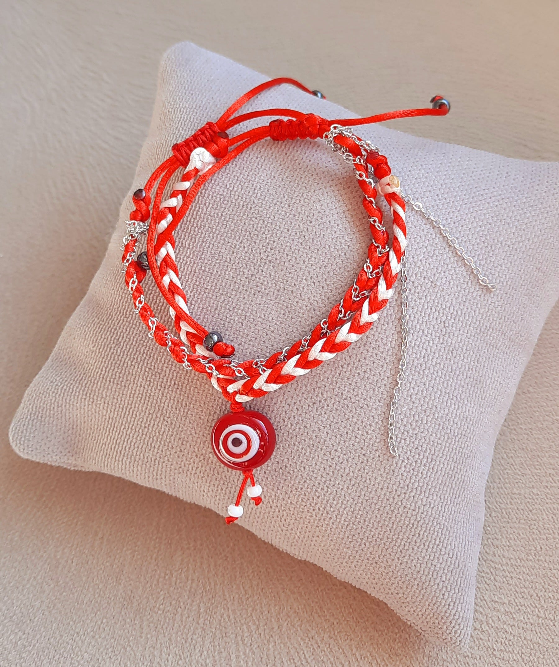 Nazarlı Marteniçka Bileklik Kombini