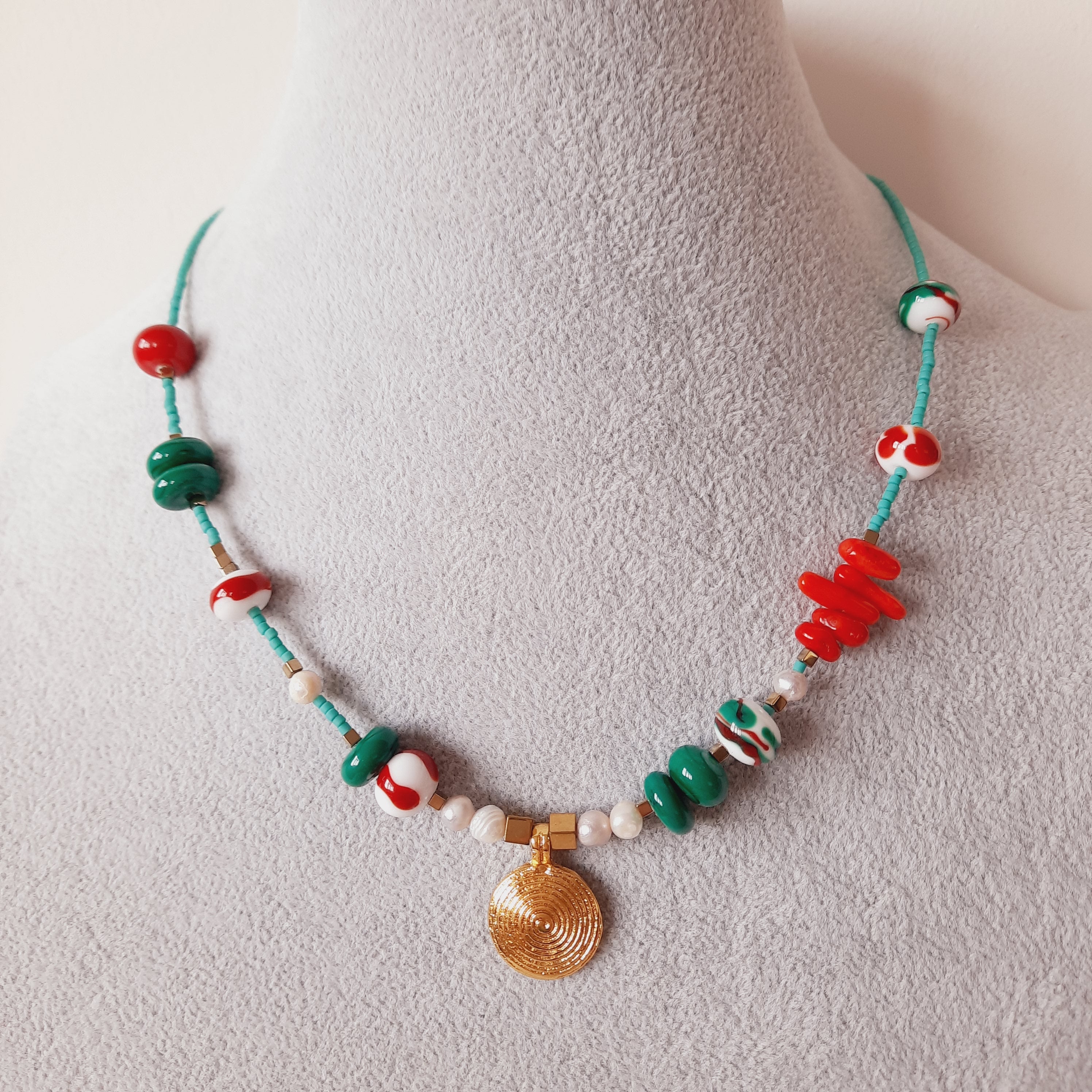 Turkuaz Özel Tasarım Madalyonlu İncili Murano Boncuklu Kolye