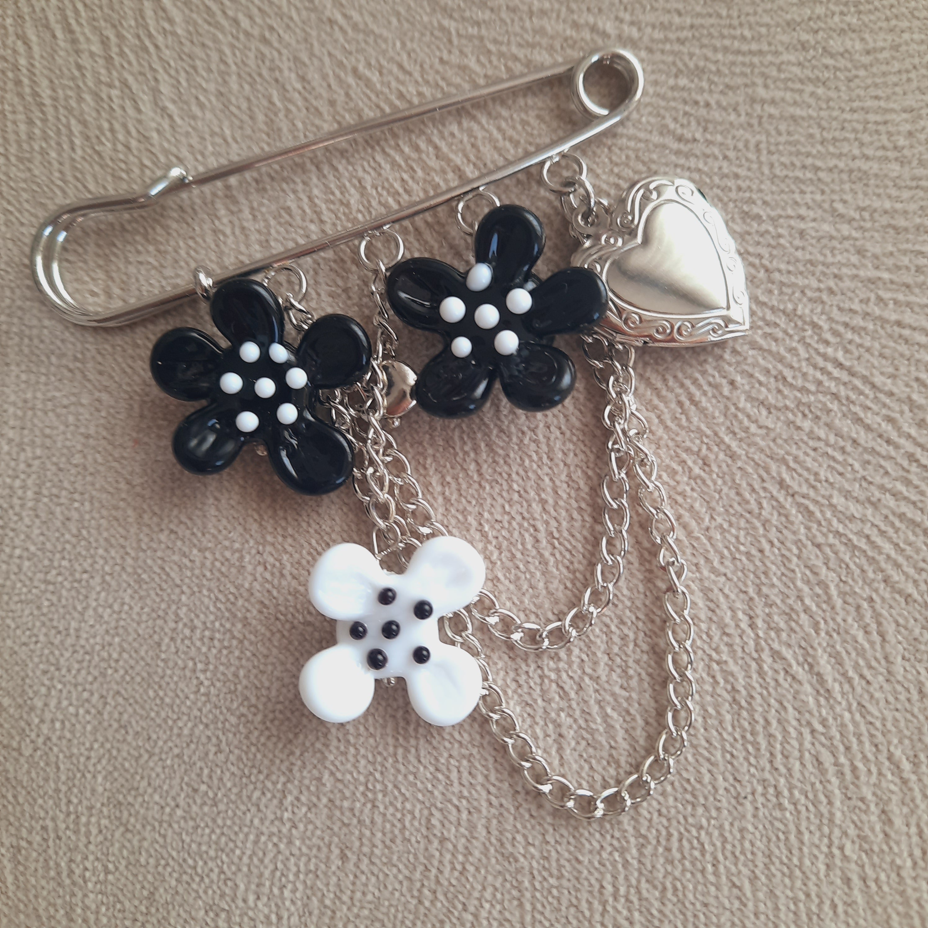 10 Kasım Özel Tasarım Murano Broş İskoç İğnesi ( Açılır Kalp)