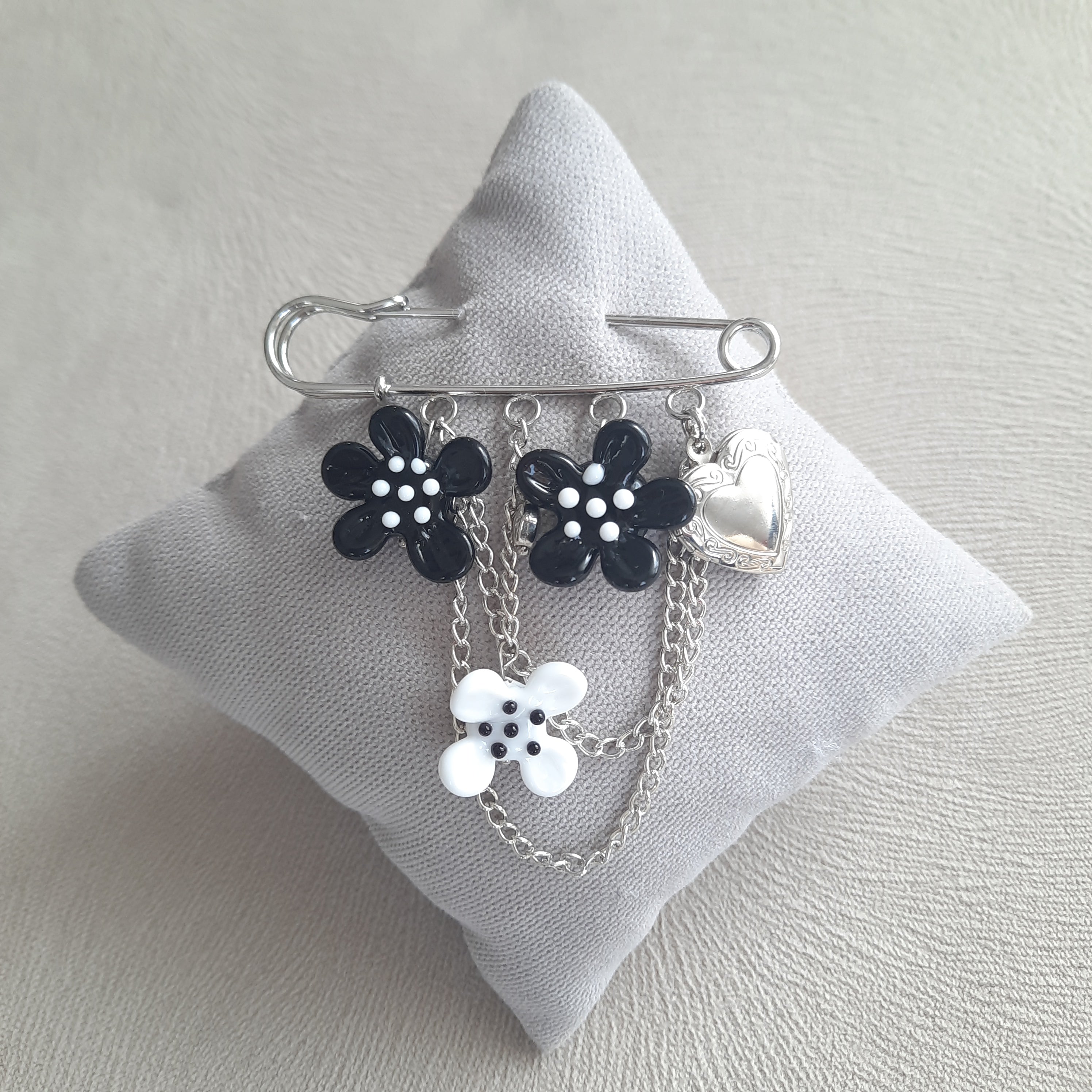 10 Kasım Özel Tasarım Murano Broş İskoç İğnesi ( Açılır Kalp)