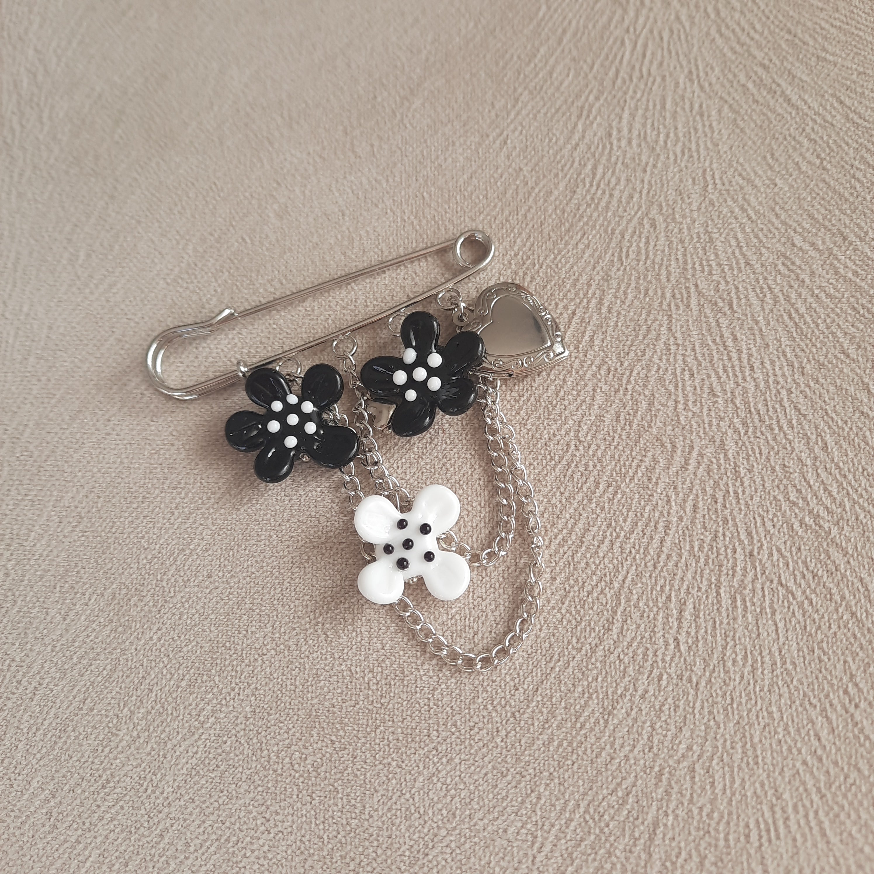 10 Kasım Özel Tasarım Murano Broş İskoç İğnesi ( Açılır Kalp)