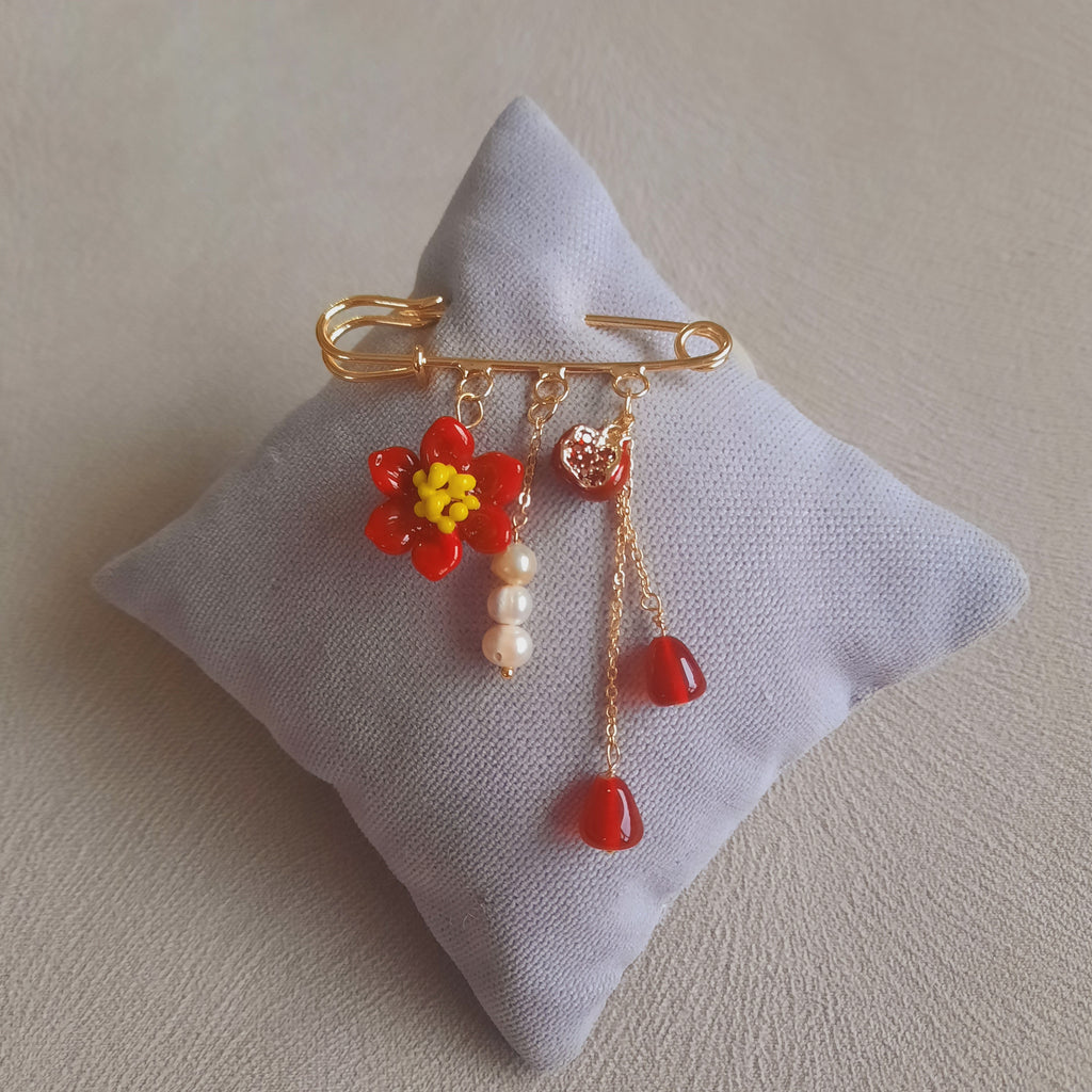 Nar Çiçeğim İncili Özel Tasarım Broş İskoç İğnesi