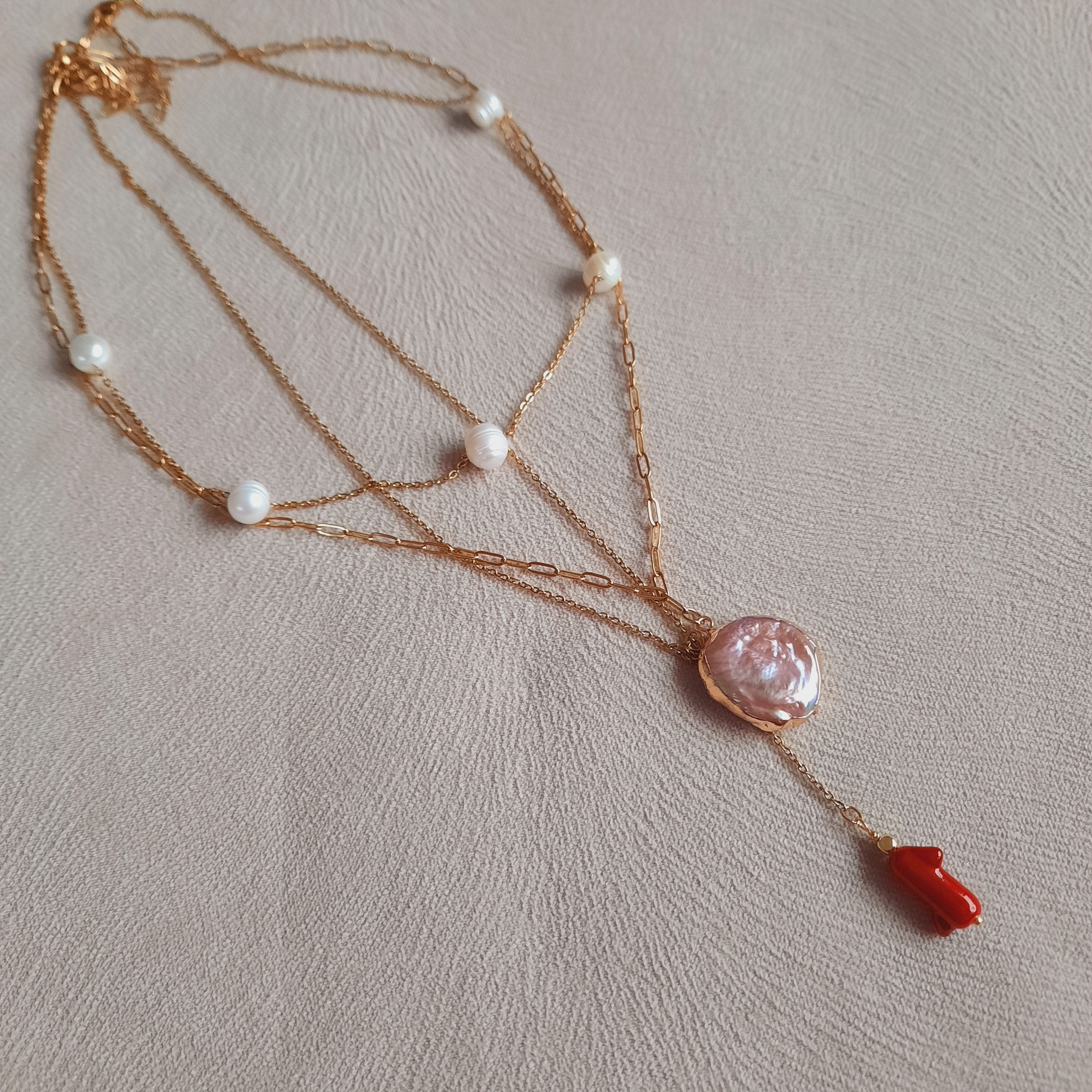 Üçlü İncili Madalyon ve Mercan Kolye Seti