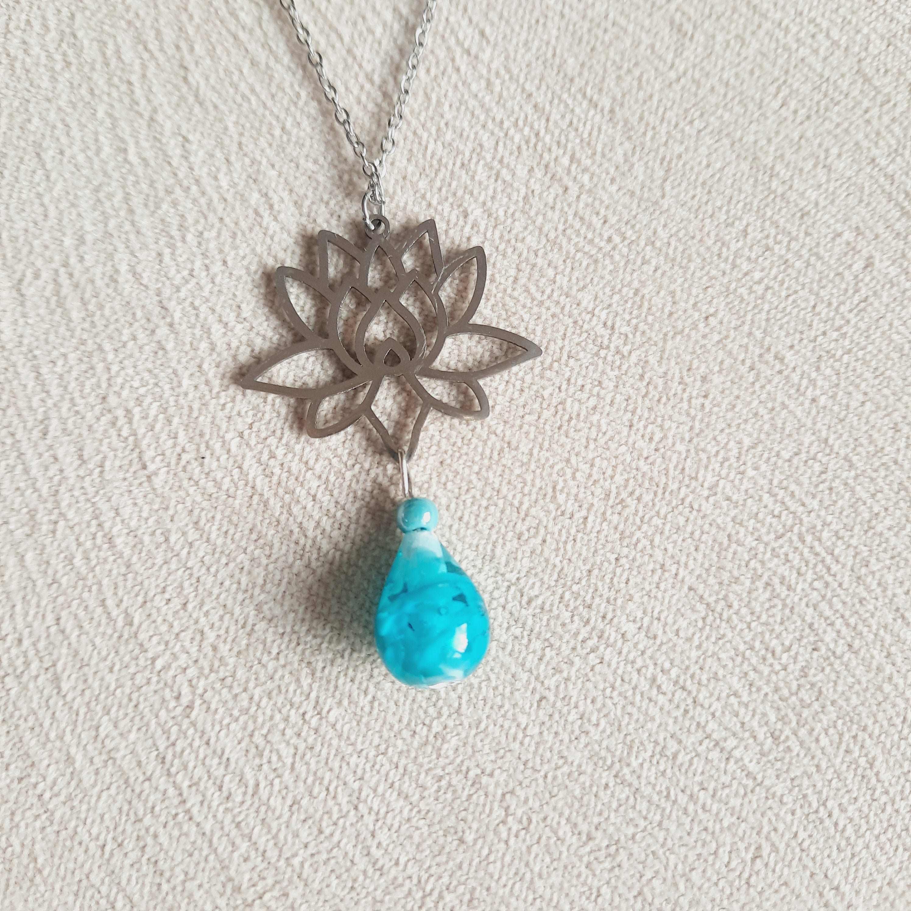 Lotus Çiçeği Paslanmaz Çelik Kolye