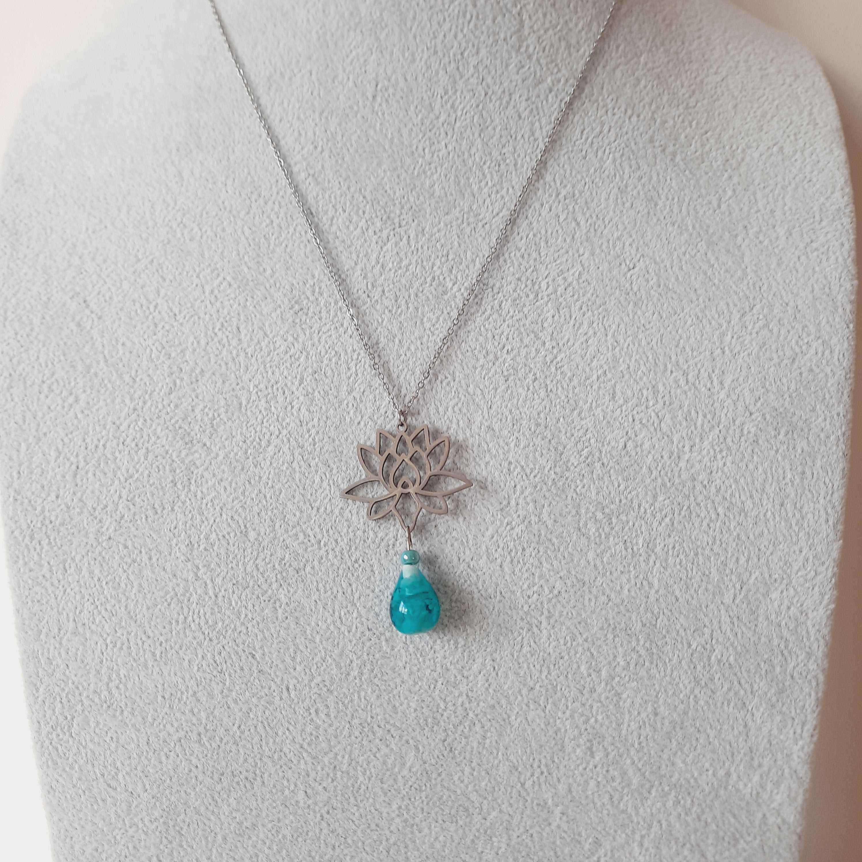 Lotus Çiçeği Paslanmaz Çelik Kolye