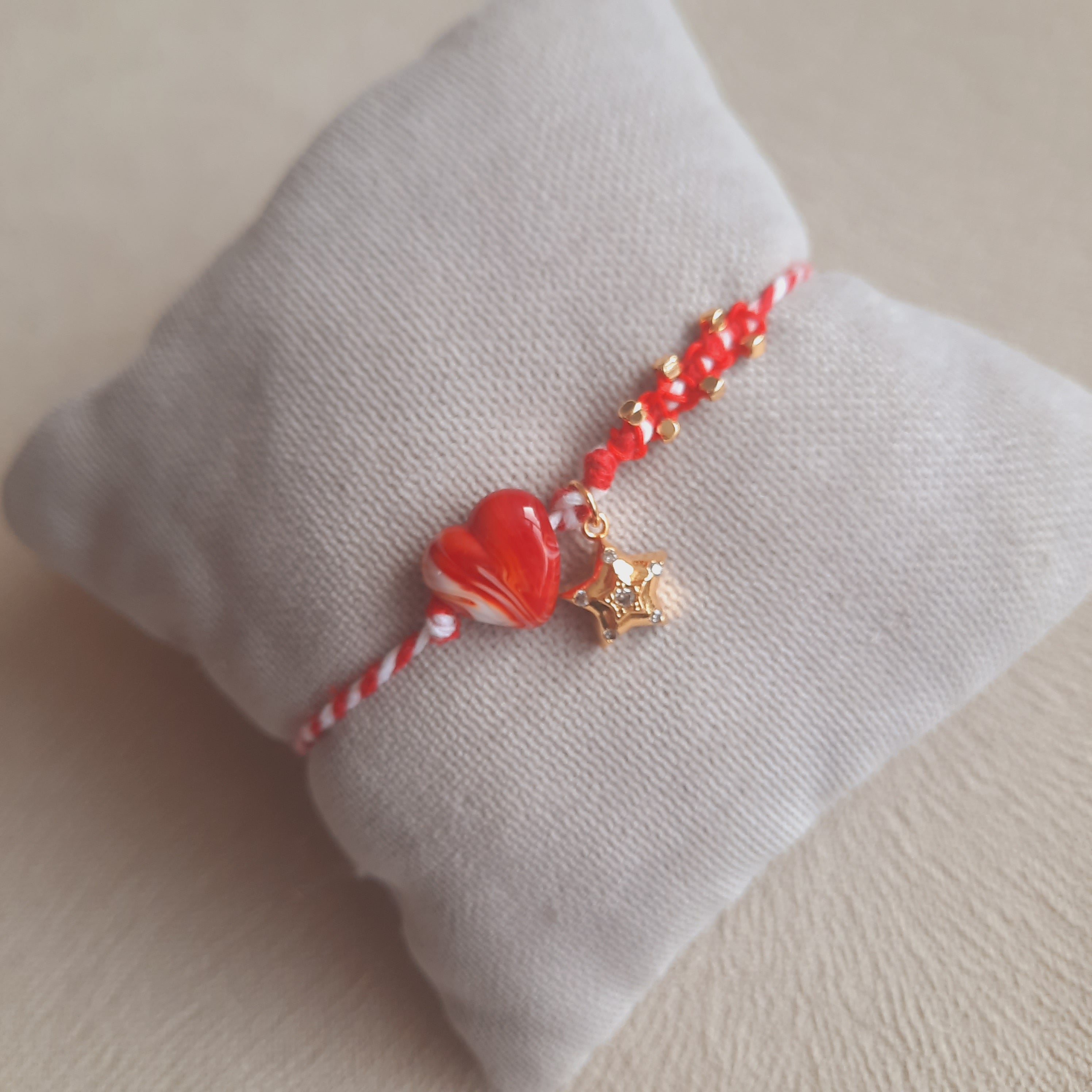 Ebruli Kalpli Yıldızlı Özel Tasarım Marteniçka