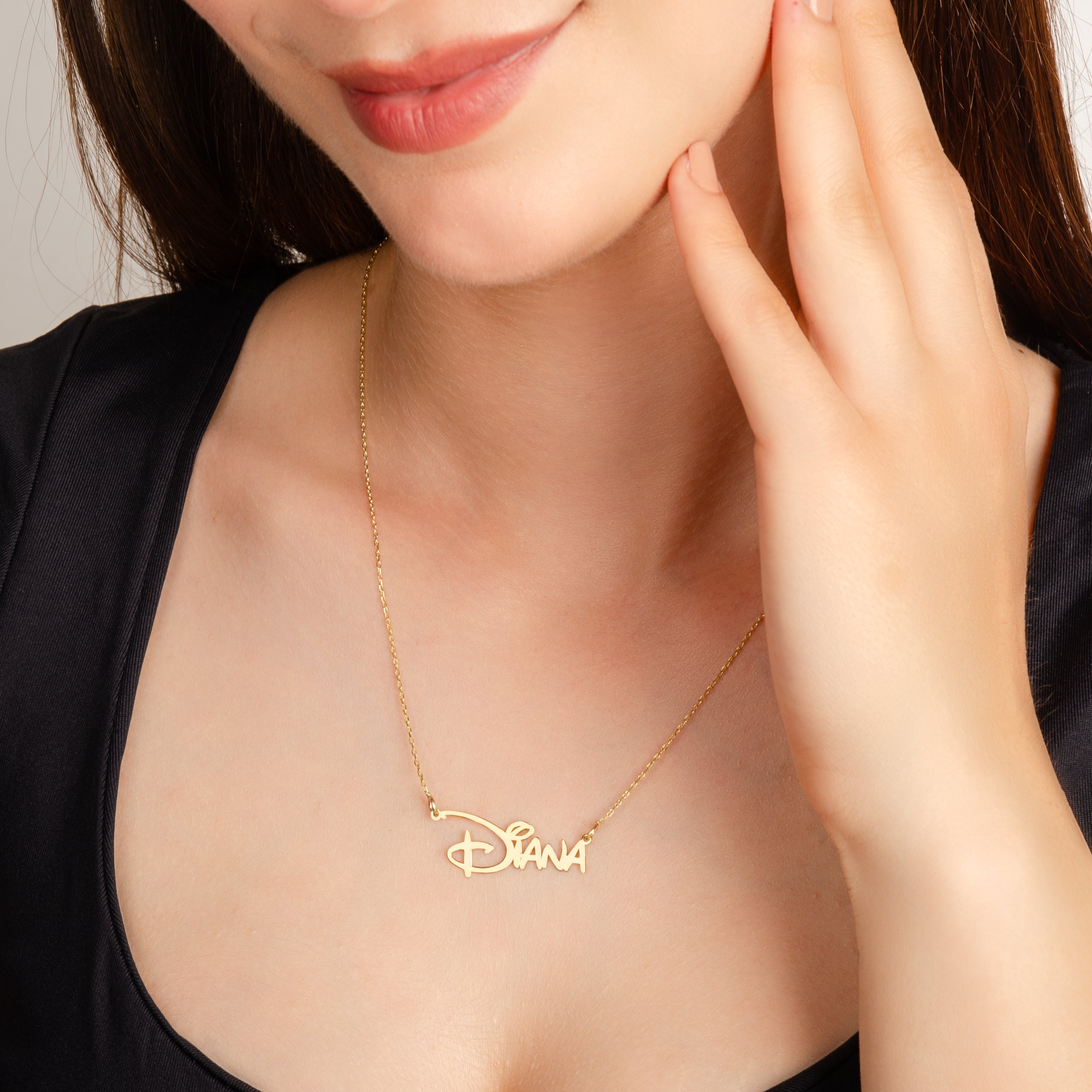 925 Ayar Disney Font Gümüş Kolye (Altın veya Gümüş Renkte, Farklı Zincir Seçenekli)