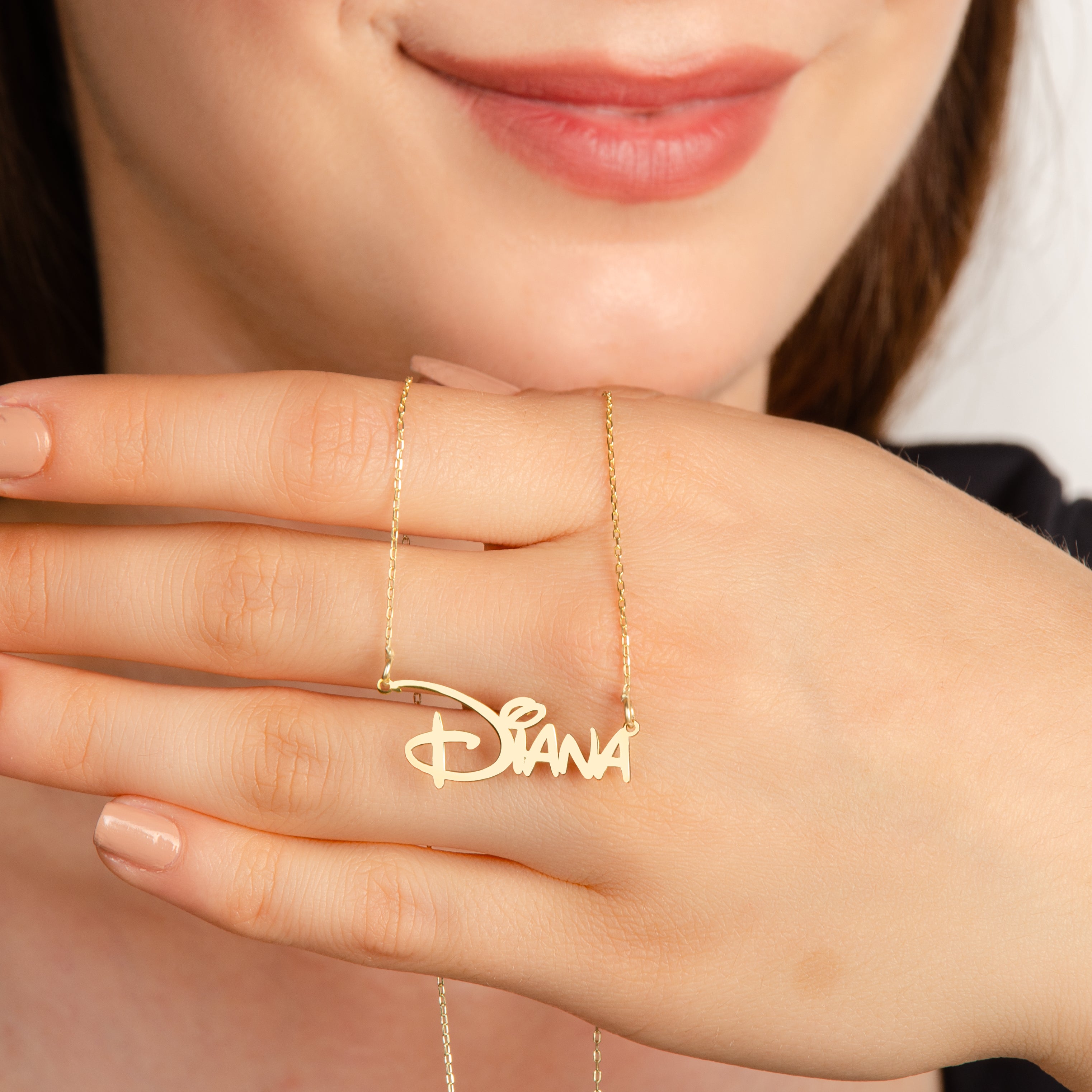 925 Ayar Disney Font Gümüş Kolye (Altın veya Gümüş Renkte, Farklı Zincir Seçenekli)