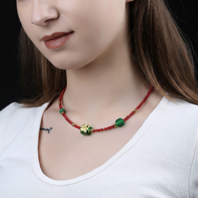 Geçmiş Gelecek Bugün Altın Varaklı Mercan Kolye