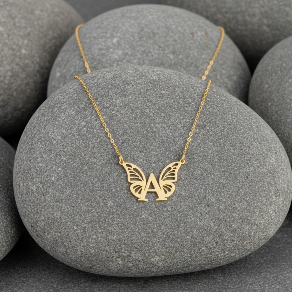925 Ayar Harfli Kelebek Gümüş Kolye (Altın veya Gümüş Renkte, Farklı Zincir Seçenekli)