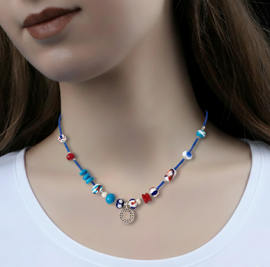 Lacivert Özel Tasarım Murano Boncuklu Süryani Madalyon Kolye