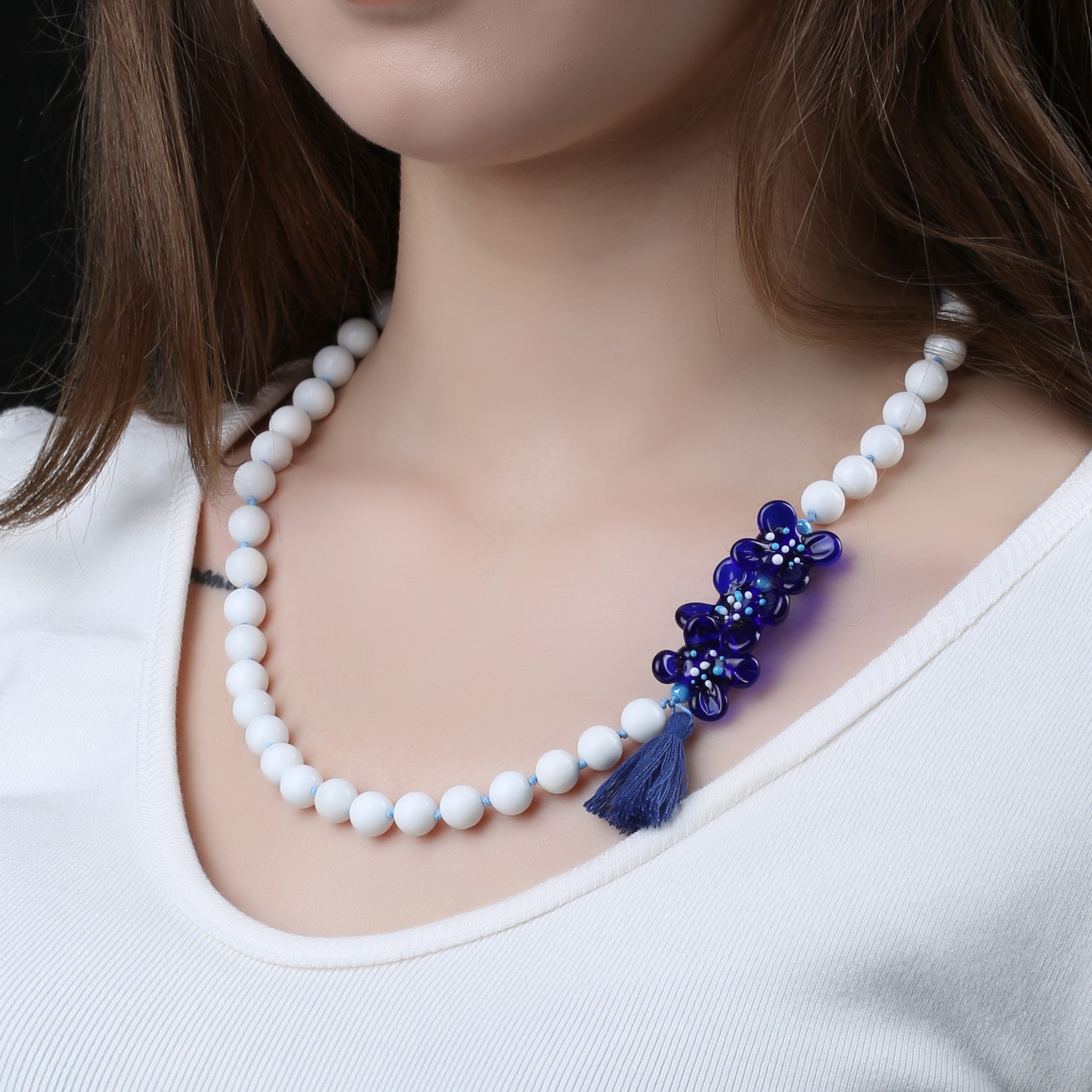 Lacivert Beyaz Çan Çiçeği Murano Doğaltaş Kolye