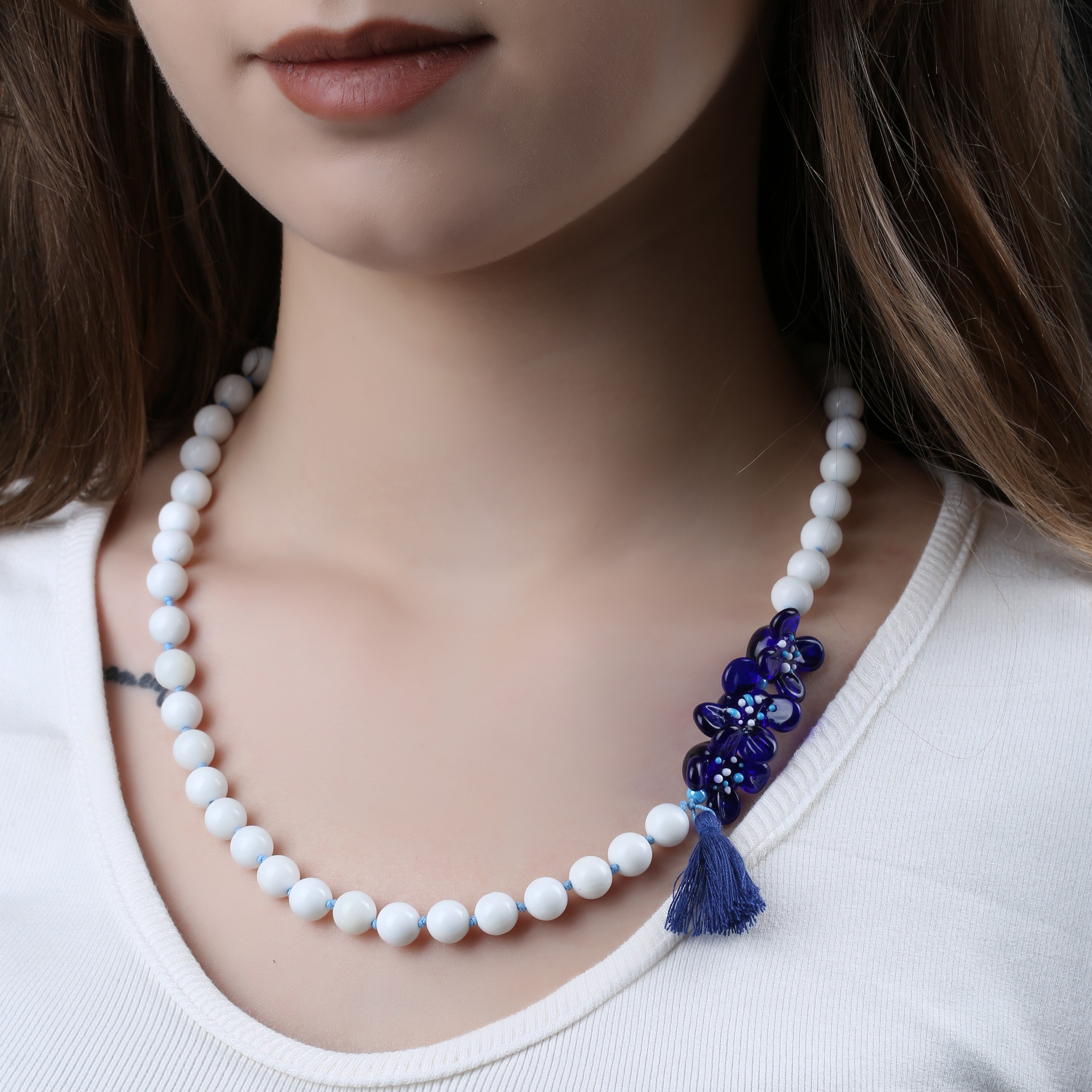 Lacivert Beyaz Çan Çiçeği Murano Doğaltaş Kolye