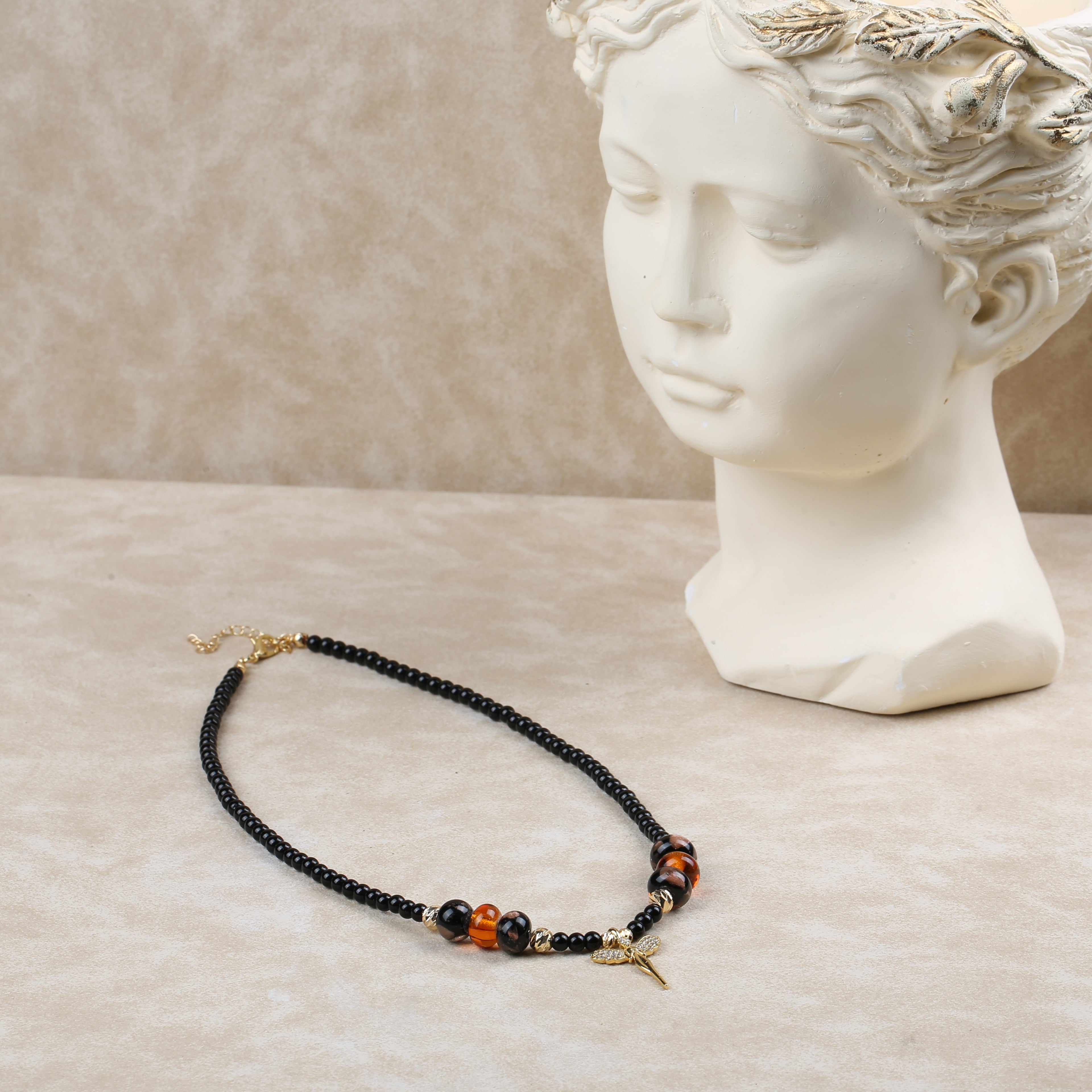Melek Madalyon Murano Boncuklu Siyah Choker Kolye